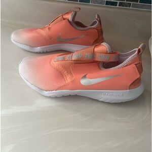 Nike slip on sneakers women’s 6 1/2 never worn